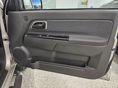 Used 2005 Chevrolet Colorado LS image 25