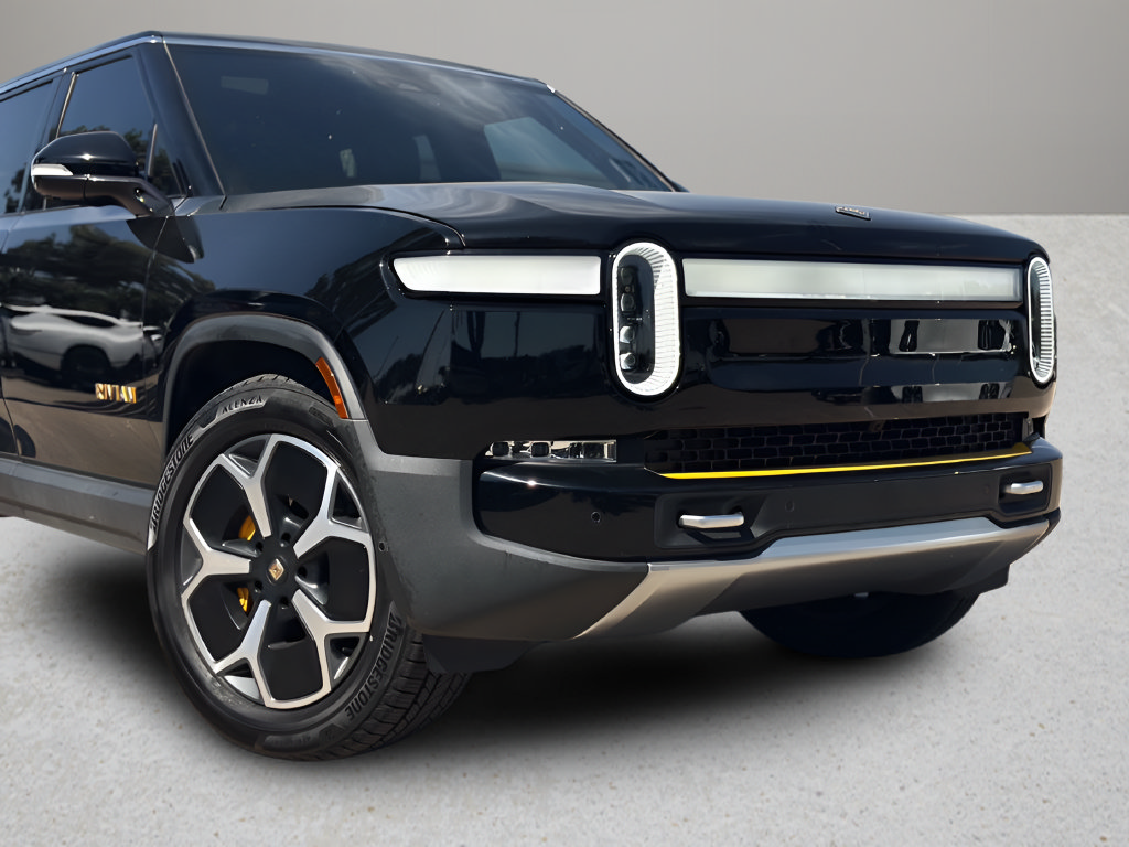 Used 2024 Rivian R1S Adventure Quad AWD/4WD image 22