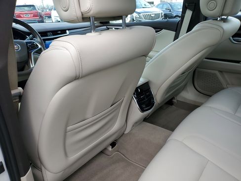 Used 2014 Cadillac XTS Luxury w/ Driver Awareness Package image 10