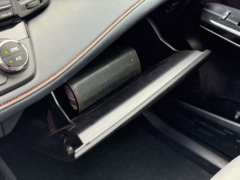 Used 2018 Toyota RAV4 SE w/ Power Extra Value Package image 27