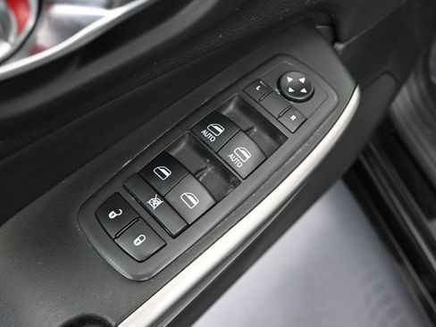 Used 2020 Jeep Cherokee High Altitude image 23