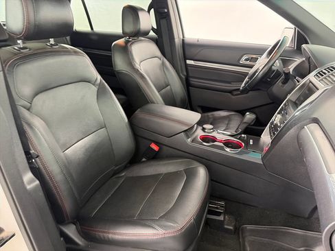 Used 2016 Ford Explorer Sport w/ Equipment Group 401A AWD/4WD image 31