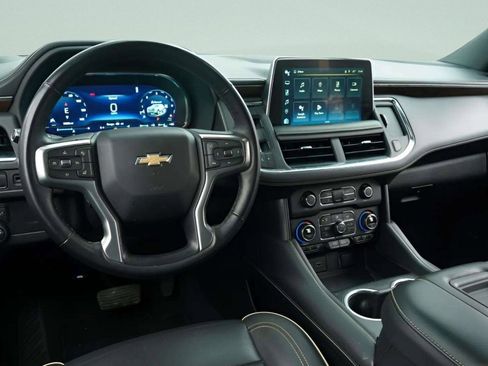 Used 2024 Chevrolet Suburban Premier image 38