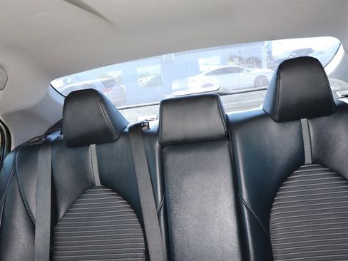 Used 2019 Toyota Camry SE FWD image 20