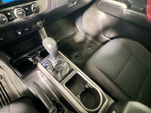 Used 2022 Toyota Tacoma SR5 image 25