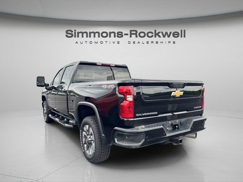 Used 2024 Chevrolet Silverado 2500 Custom w/ Custom Value Package AWD/4WD image 3