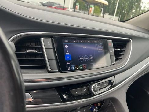 Used 2021 Buick Enclave Essence w/ Sport Touring Edition FWD image 5