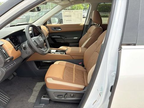New 2026 Nissan Pathfinder Platinum w/ Cargo Package AWD/4WD image 15