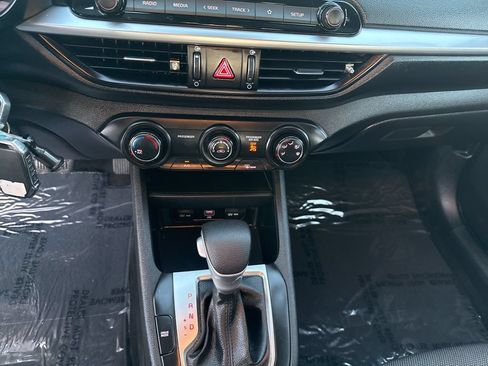 Used 2023 Kia Forte LXS FWD image 17