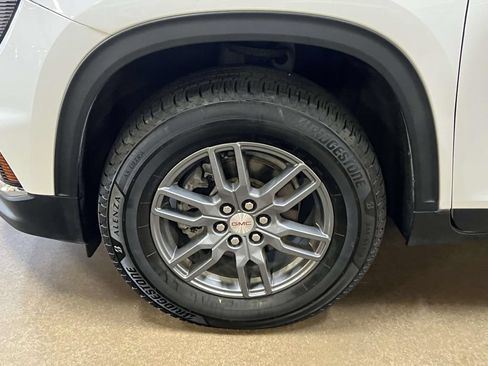Used 2025 GMC Acadia Elevation FWD image 8