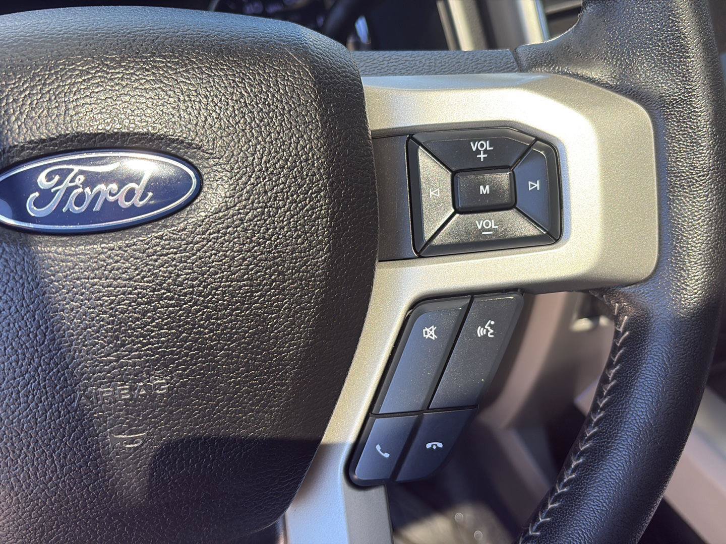 Used 2020 Ford F350 Lariat AWD/4WD image 15