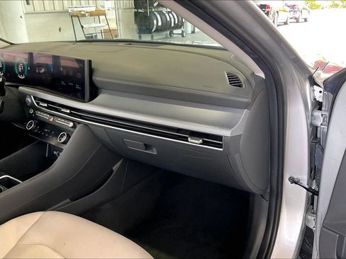 Used 2025 Hyundai Sonata SEL FWD image 22