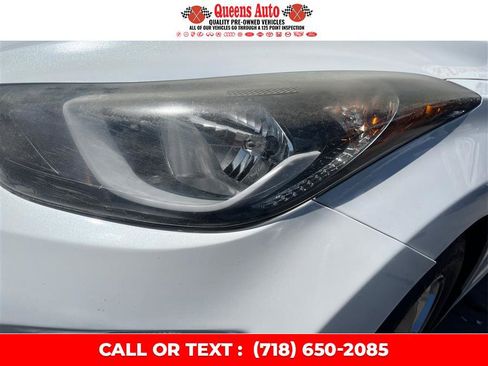Used 2014 Hyundai Elantra SE FWD image 31