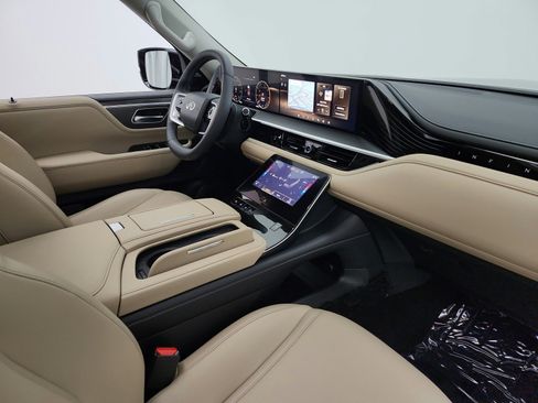 Used 2026 INFINITI QX80 Pure w/ Cargo Package image 17