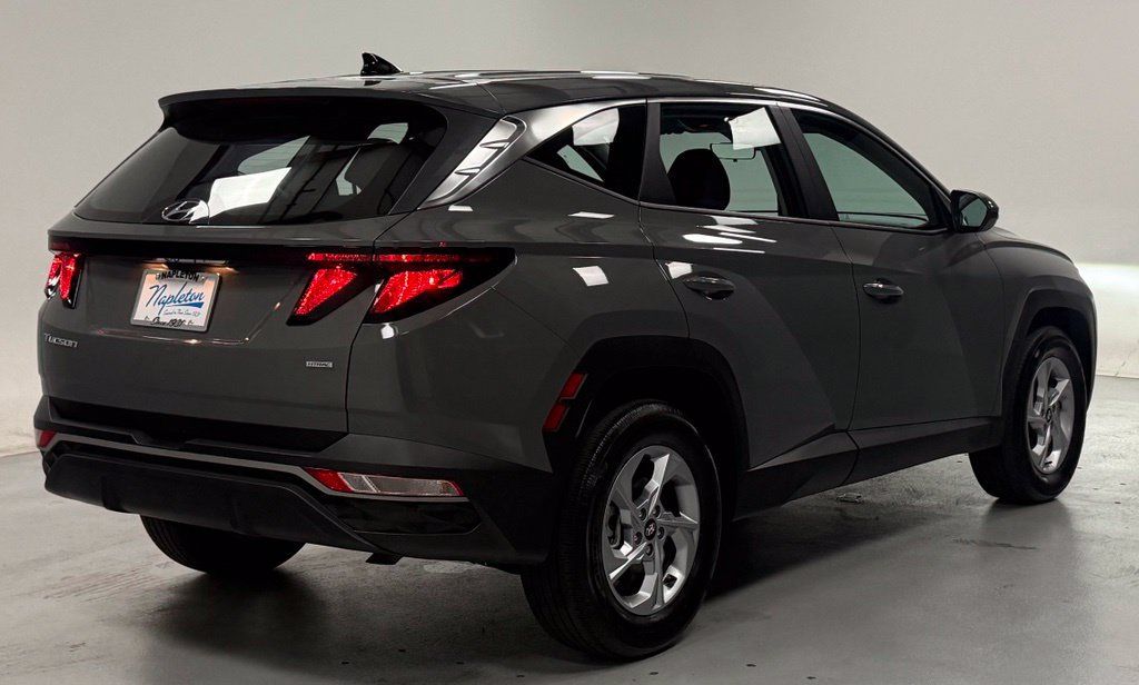 Used 2024 Hyundai Tucson SE AWD/4WD image 3