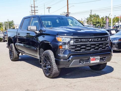 Used 2025 Chevrolet Silverado 1500 Custom Trail Boss w/ Dark Appearance Package image 3