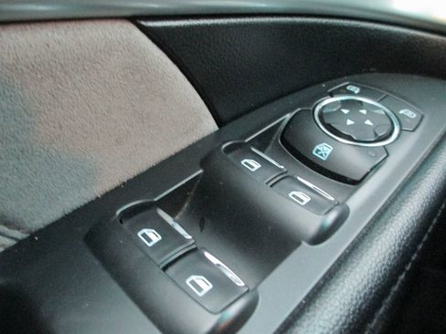 Used 2017 Ford Explorer XLT w/ Equipment Group 202A image 24