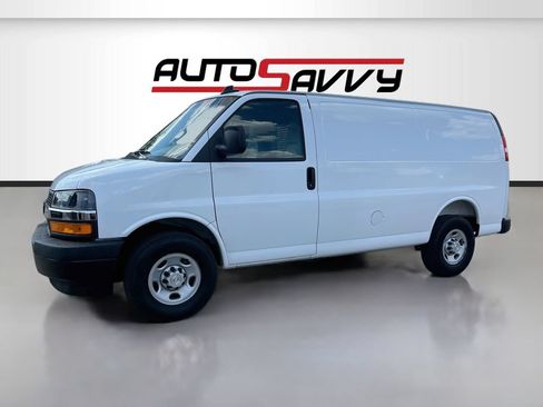Used 2025 Chevrolet Express 2500 w/ Driver Convenience Package RWD image 3