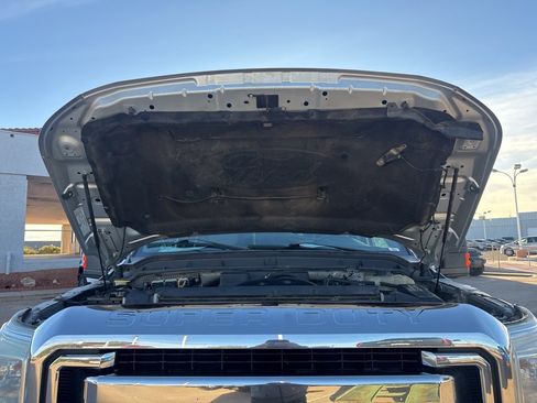 Used 2012 Ford F250 XLT w/ Camper Pkg image 43