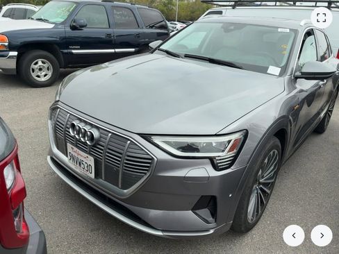 Used 2019 Audi e-tron Prestige w/ Prestige Package AWD/4WD image 1