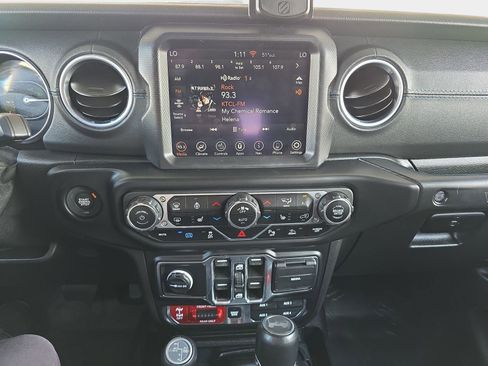 Used 2021 Jeep Wrangler Unlimited Rubicon 4xe w/ Steel Bumper Group AWD/4WD image 23