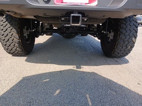 Used 2025 Jeep Gladiator Sport image 25