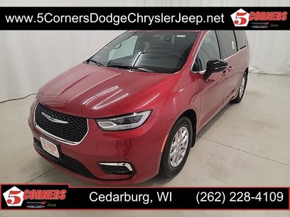 New 2025 Chrysler Pacifica Select