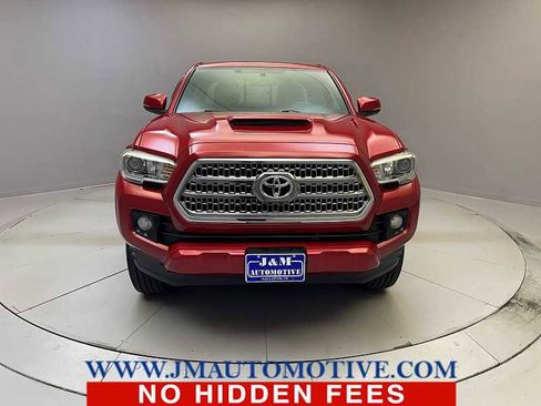 Used 2016 Toyota Tacoma TRD Sport image 8