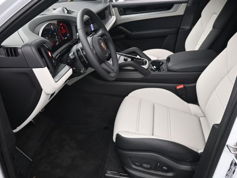 Certified 2026 Porsche Cayenne S image 6
