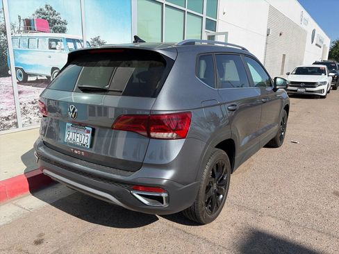 Used 2023 Volkswagen Taos SE FWD image 4
