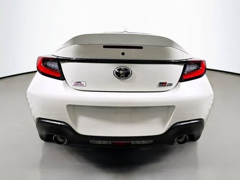 New 2025 Toyota GR86 Premium image 4