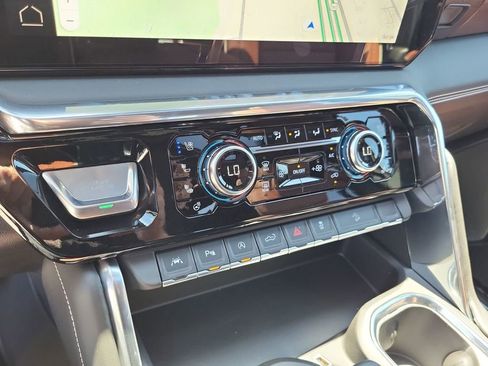 New 2026 GMC Sierra 1500 Denali Ultimate w/ LPO, Black Badging Package image 17