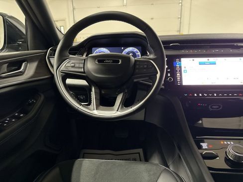 New 2026 Jeep Grand Cherokee Altitude AWD/4WD image 11