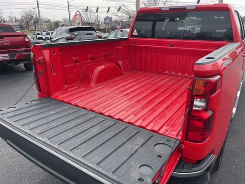 Used 2024 Chevrolet Silverado 1500 LT AWD/4WD image 17