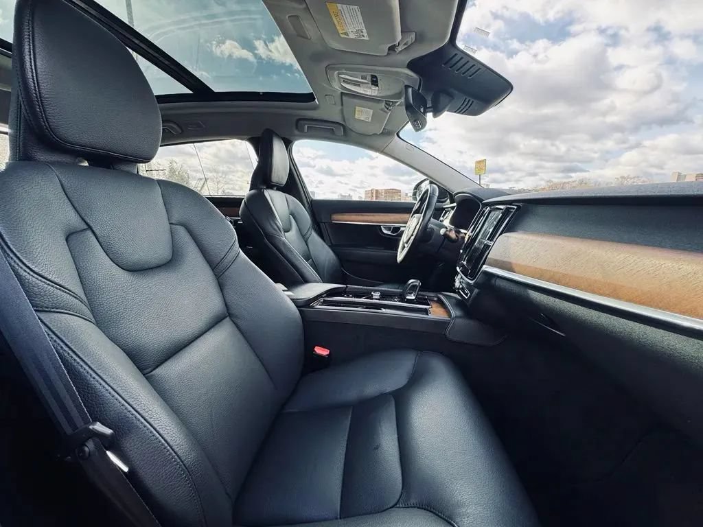 Used 2023 Volvo S90 B6 Plus AWD/4WD image 11