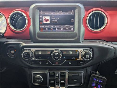 Used 2021 Jeep Gladiator Rubicon AWD/4WD image 13