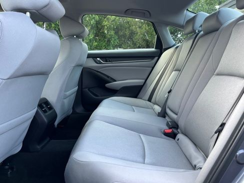 Used 2018 Honda Accord EX image 32