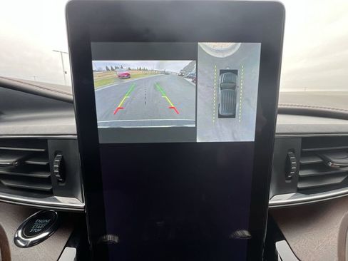 Used 2023 Ford Explorer King Ranch w/ Technology Package image 15