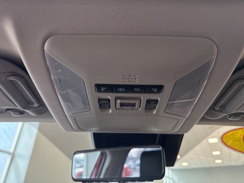 Used 2019 Toyota RAV4 Limited image 30