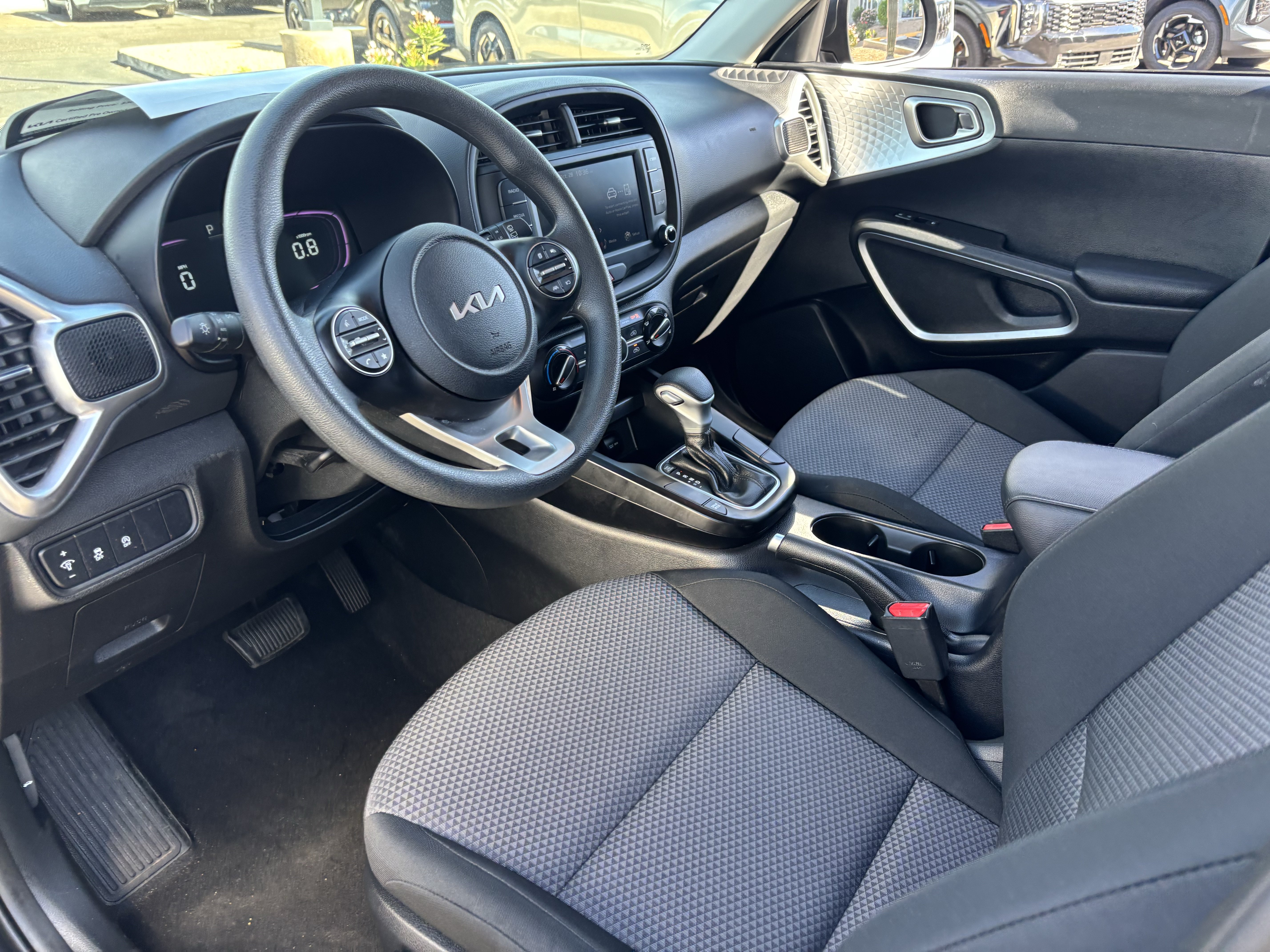 Certified 2025 Kia Soul LX w/ LX Technology Package FWD image 16