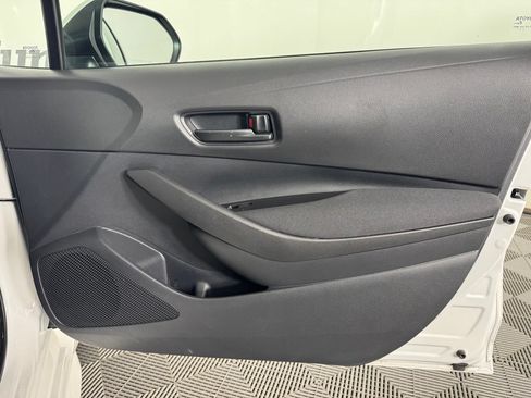 Used 2025 Toyota Corolla LE FWD image 33