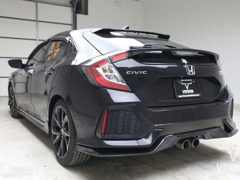 Used 2017 Honda Civic Sport Touring image 2