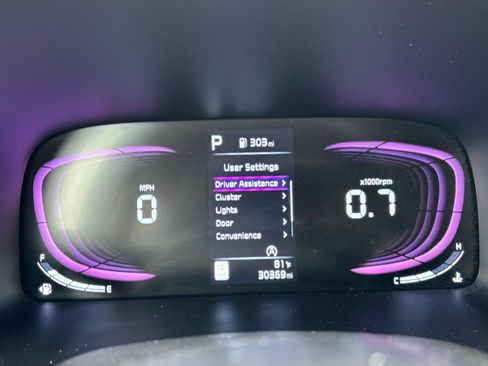 Used 2025 Kia Soul LX w/ LX Technology Package FWD image 38