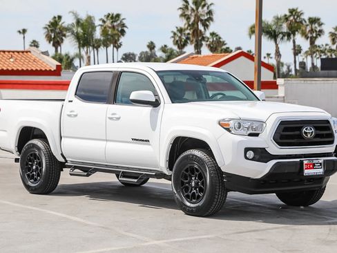 Certified 2020 Toyota Tacoma SR5 image 5