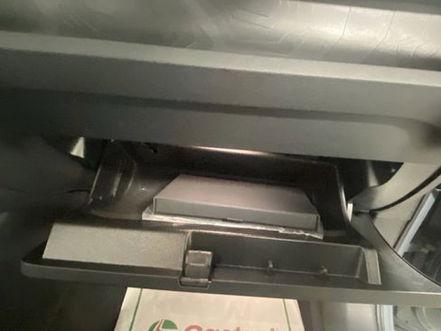 Used 2023 Volvo C40 P8 Recharge Ultimate image 28