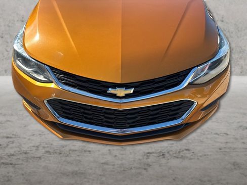 Used 2017 Chevrolet Cruze LT w/ Convenience Package FWD image 13
