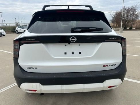 New 2026 Nissan Kicks SR w/ Cold Weather Package image 7