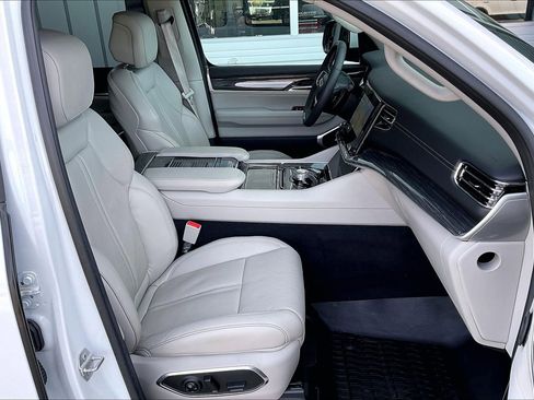 Used 2022 Jeep Wagoneer Series II image 22