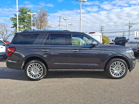 Certified 2024 Ford Expedition Platinum image 12
