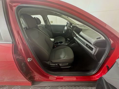 Used 2025 Kia K4 FWD image 30